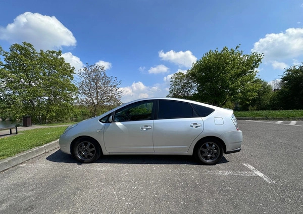 Toyota Prius cena 27490 przebieg: 212800, rok produkcji 2007 z Tarnów małe 106